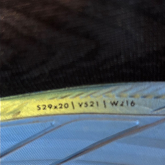 Hoka one one Arahi 6 women’s size 7B black with rainbow details - Picture 11 of 11